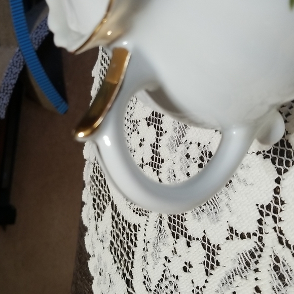 Vintage  Tea pot. - Picture 8 of 9